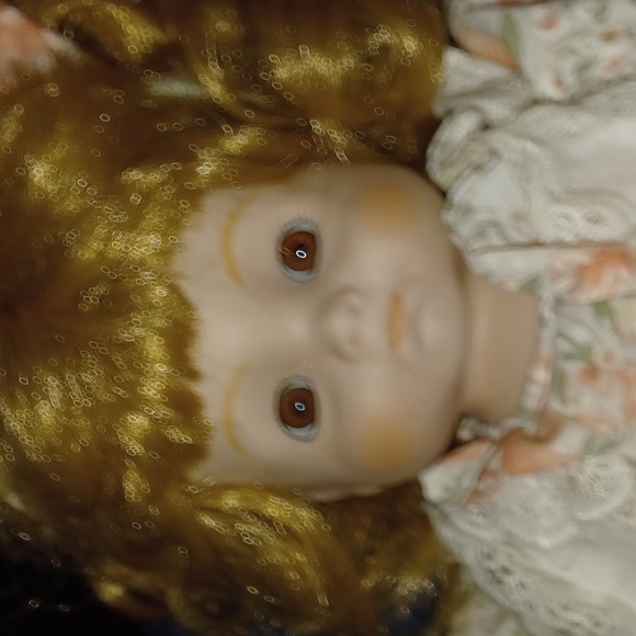 Medium Bradley Doll 'Trish' - Picture 2 of 9